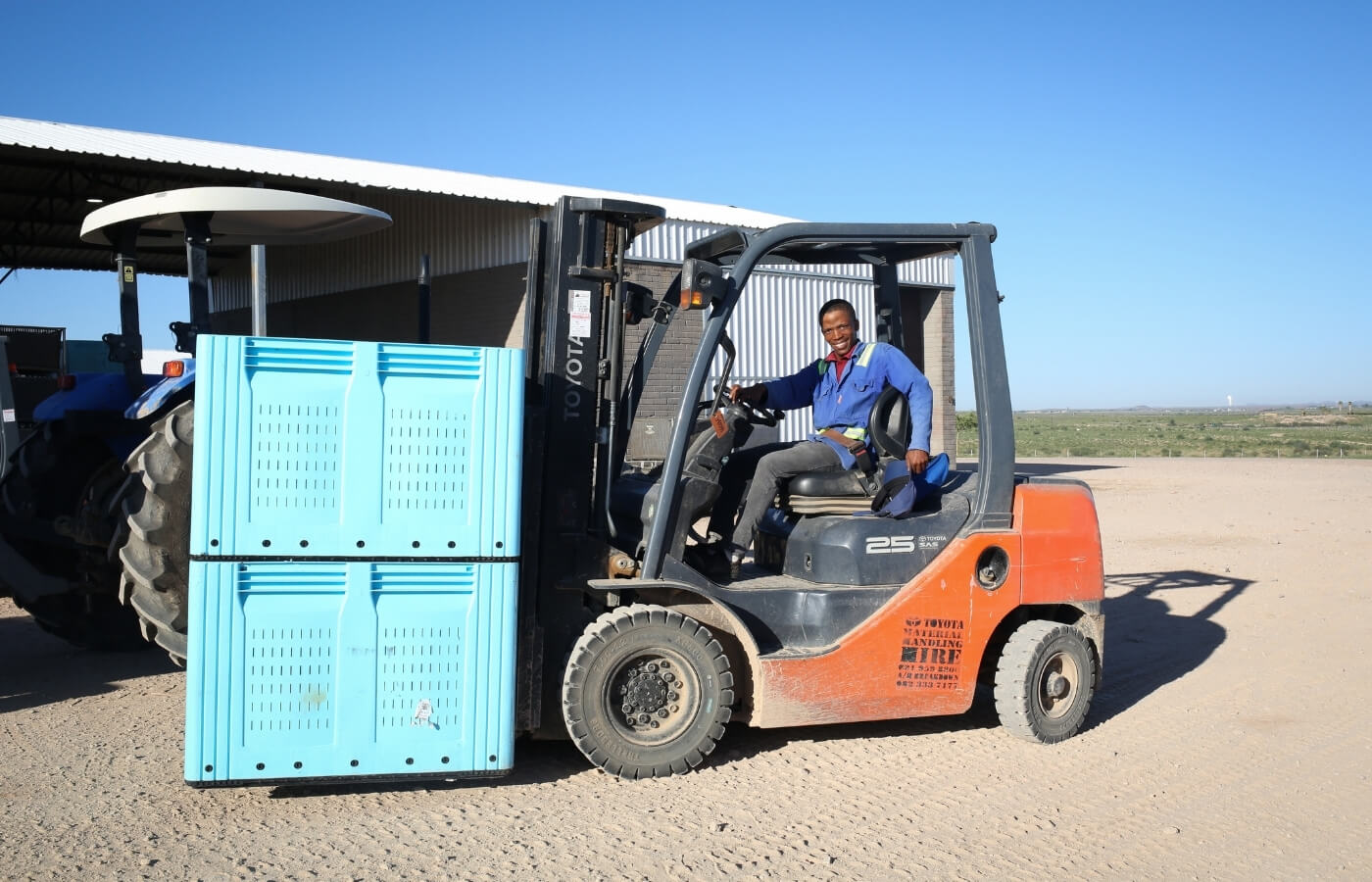 vdc raisins | organic | conventional | proudly south African | agricultural | green kalahari | upington | northern cape | export | procsesing | Dried on the vine | dov | raisin production | grape | vineyard | farming | quality | Orange River | Van der Colff | Vine fruit | Grower-packer |